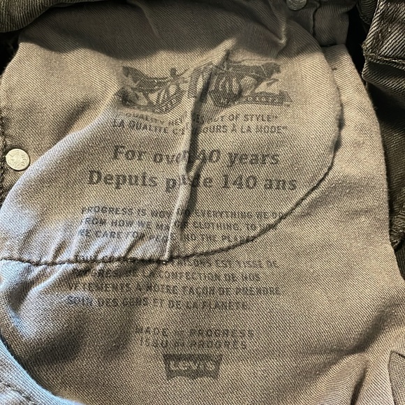 Grey Levi’s Jeans - Picture 5 of 8